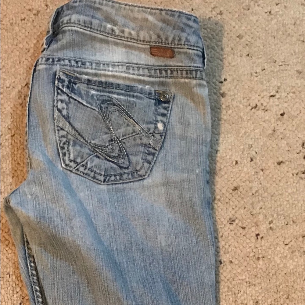 Silver Jeans Tuesday 22” - 27 x 31